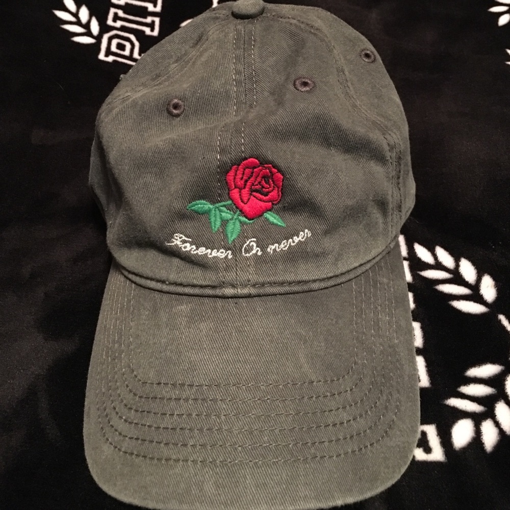 NEW Brandy Melville hat