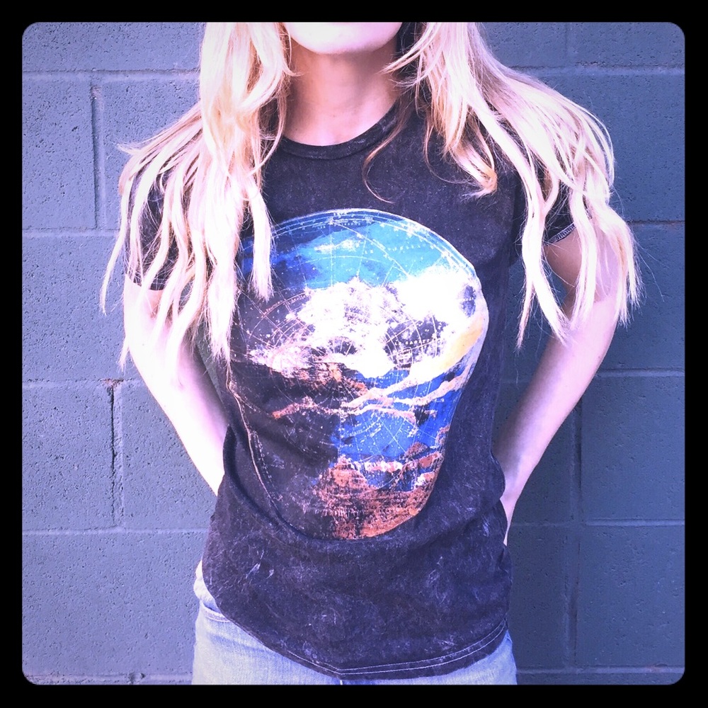 Around the world 🌎 vintage tee