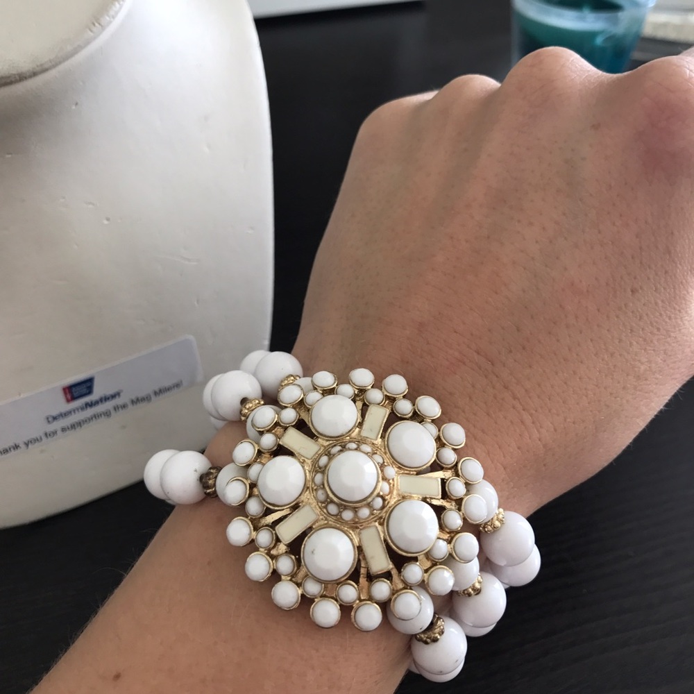 Fun, White Beaded Elastic Bracelet Gold Accents