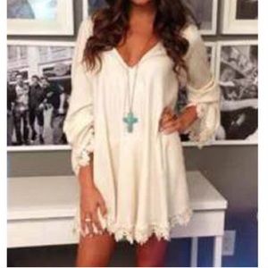 White loose v-neck long sleeve shirt