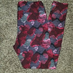 Lularoe hearts valentines leggings