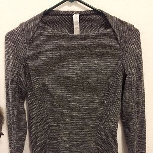 Long sleeve Lululemon top