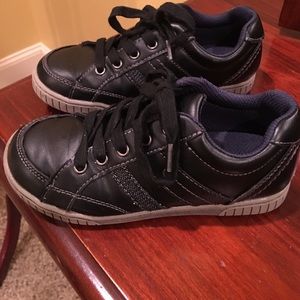 Black casual shoes