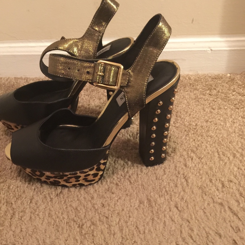 Leopard and gold stud Steve Madden heel