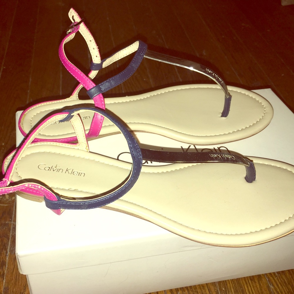 Calvin Klein Sz 7 Marine&Pink Thong Sandal