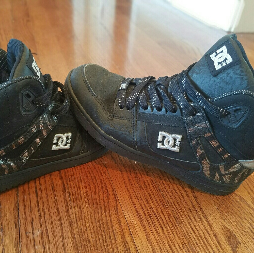 DC high top zebra print shoes sz US8/6