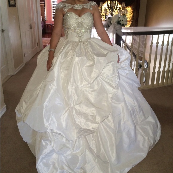 Dresses & Skirts - Stunning wedding dress bought from Katerina bocci