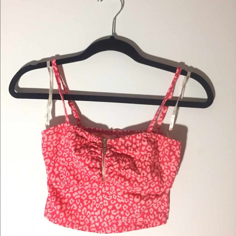 Leopard print crop top🐆