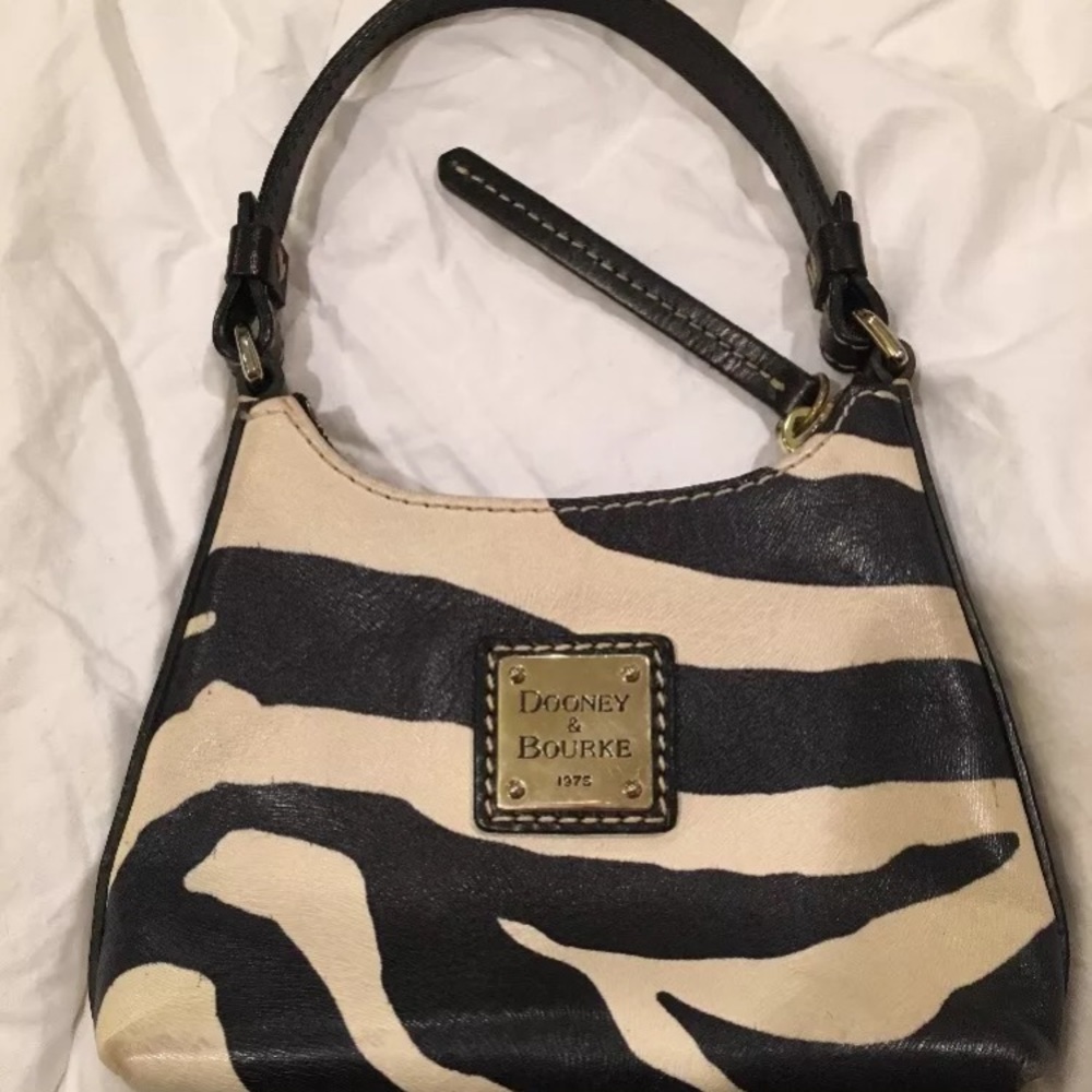 Dooney & Bourke zebra wristlet