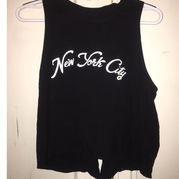 🆕✨New York City Split Back Top🆕✨ - Picture 1 of 3