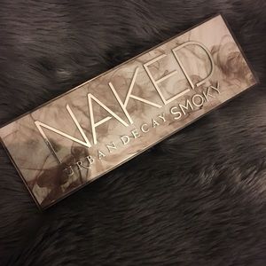 AUTHENTIC Urban Decay Naked Smoky