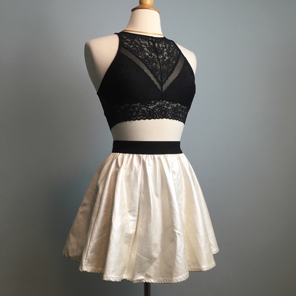 Urban Outfitters Dresses & Skirts - Silence + Noise White Metallic Skater Skirt