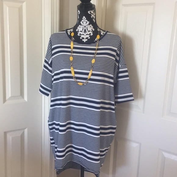 LuLaRoe Tops - BNWT LulaRoe NAVY & WHITE SMALL IRMA
