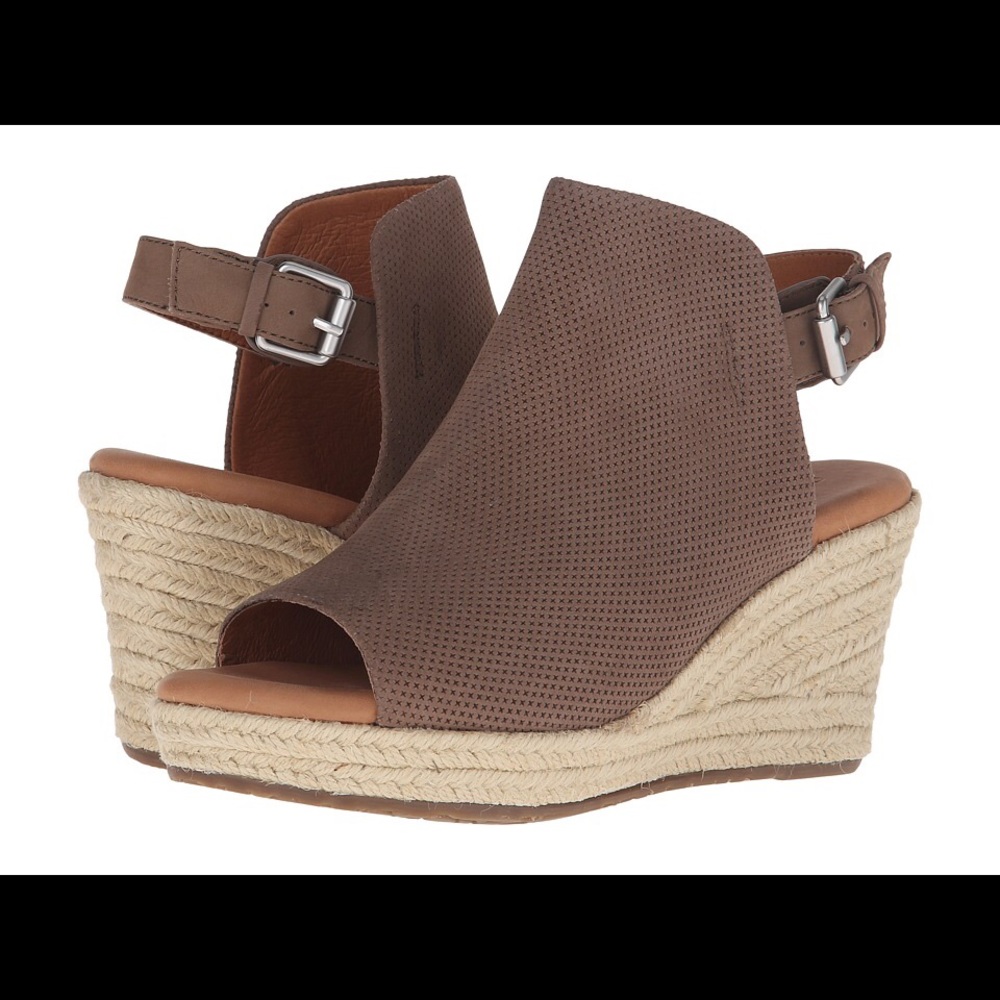 Gentle Souls Katie Sandal - Size 9