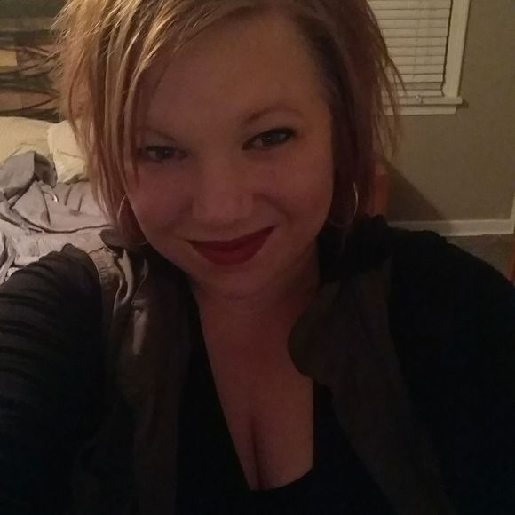 Meet your Posher, Julia - Picture 1 of 1