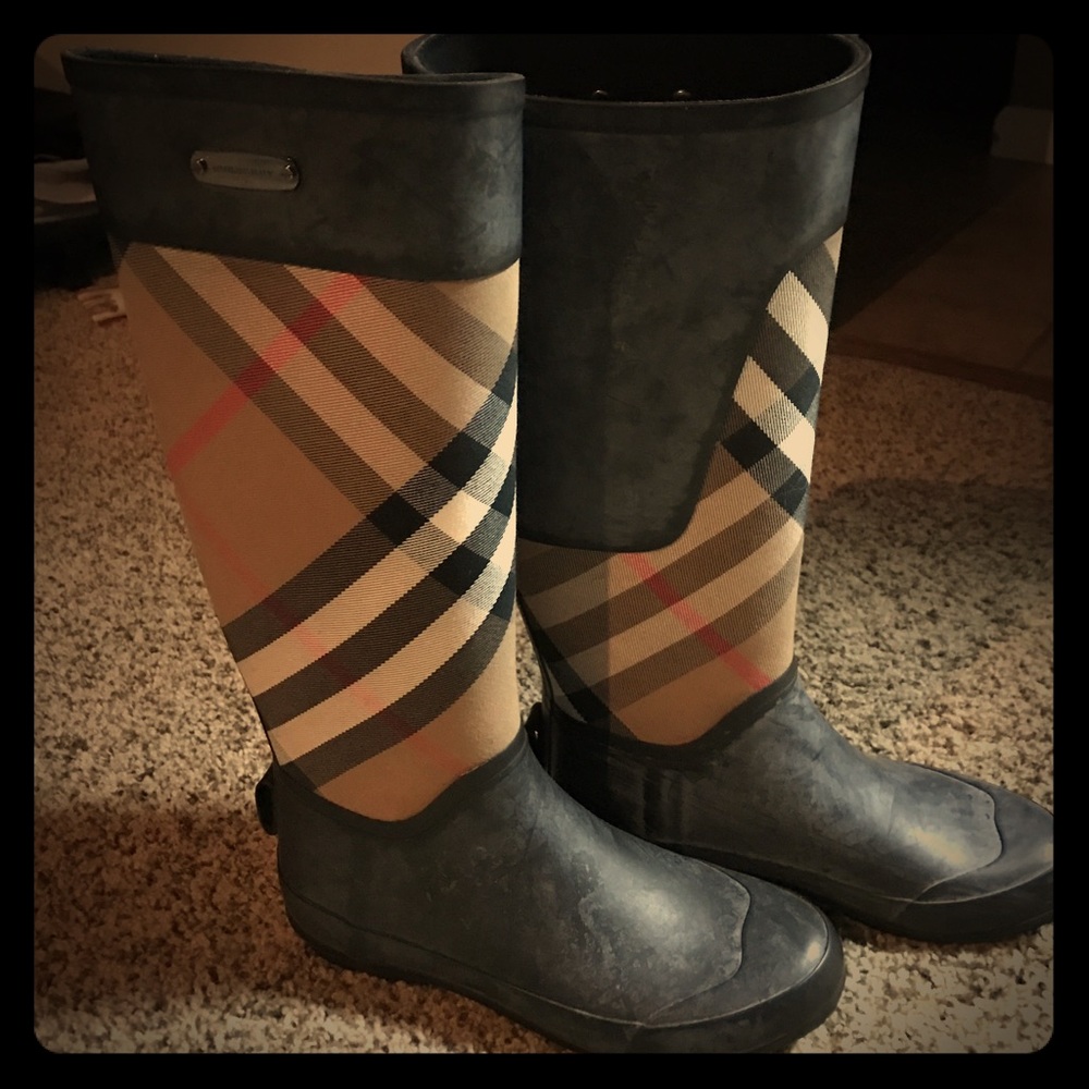 Burberry boots