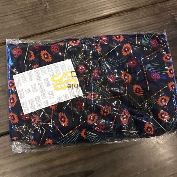 NEW OS navy flower LuLaRoe leggings! - Picture 2 of 4
