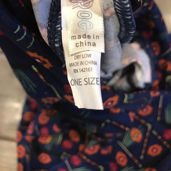 NEW OS navy flower LuLaRoe leggings! - Picture 4 of 4