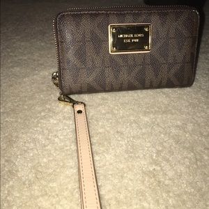 Authentic Michael Kors Wristlet