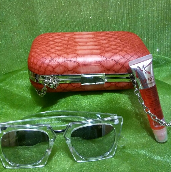 Faux python clutch - Picture 2 of 3