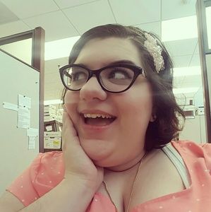 Meet your Posher, Marisa