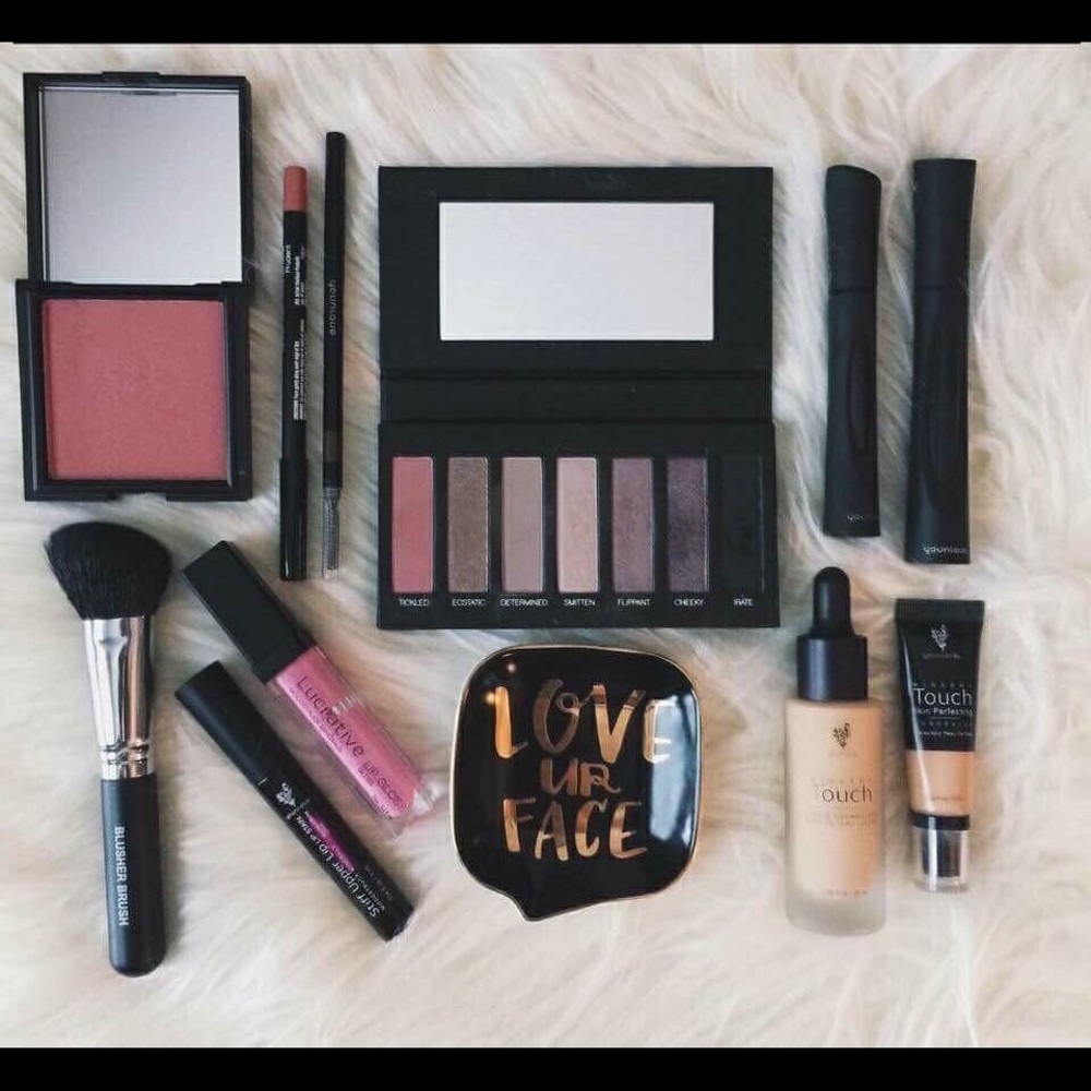Younique Makeup💕