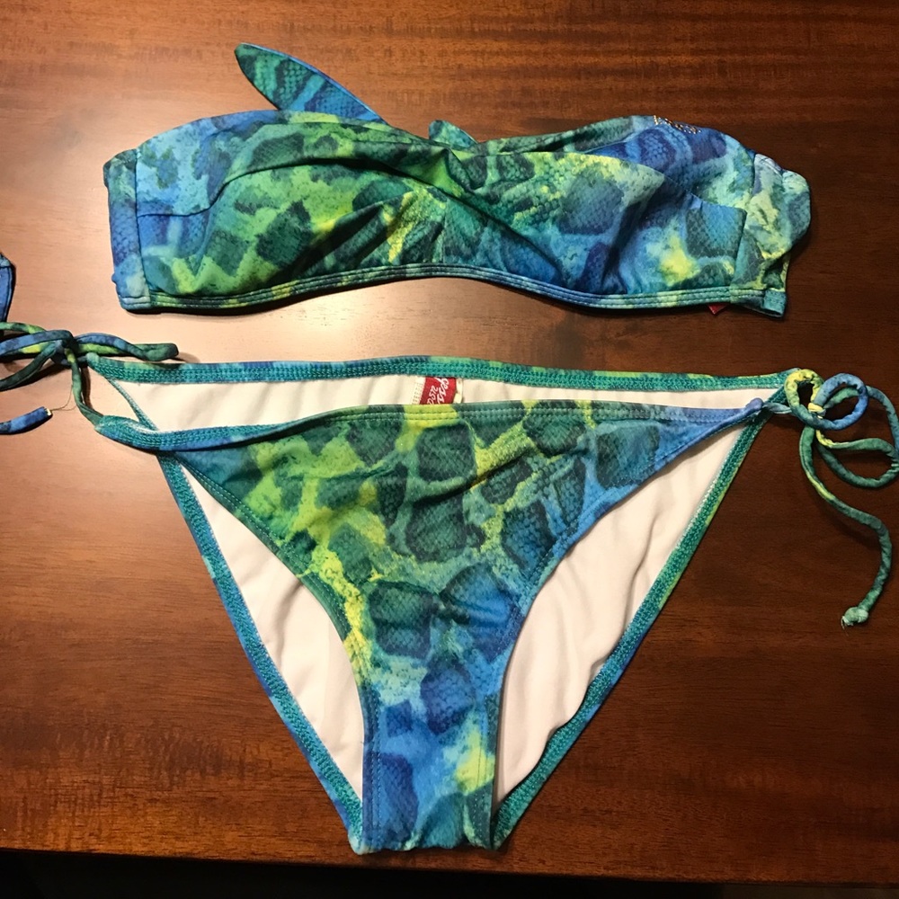 GUESS 2-piece