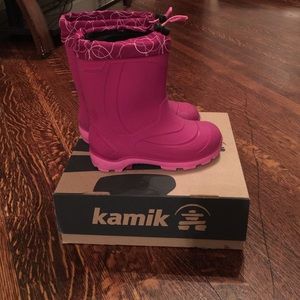 Girls Kamik insulated waterproof snow boots