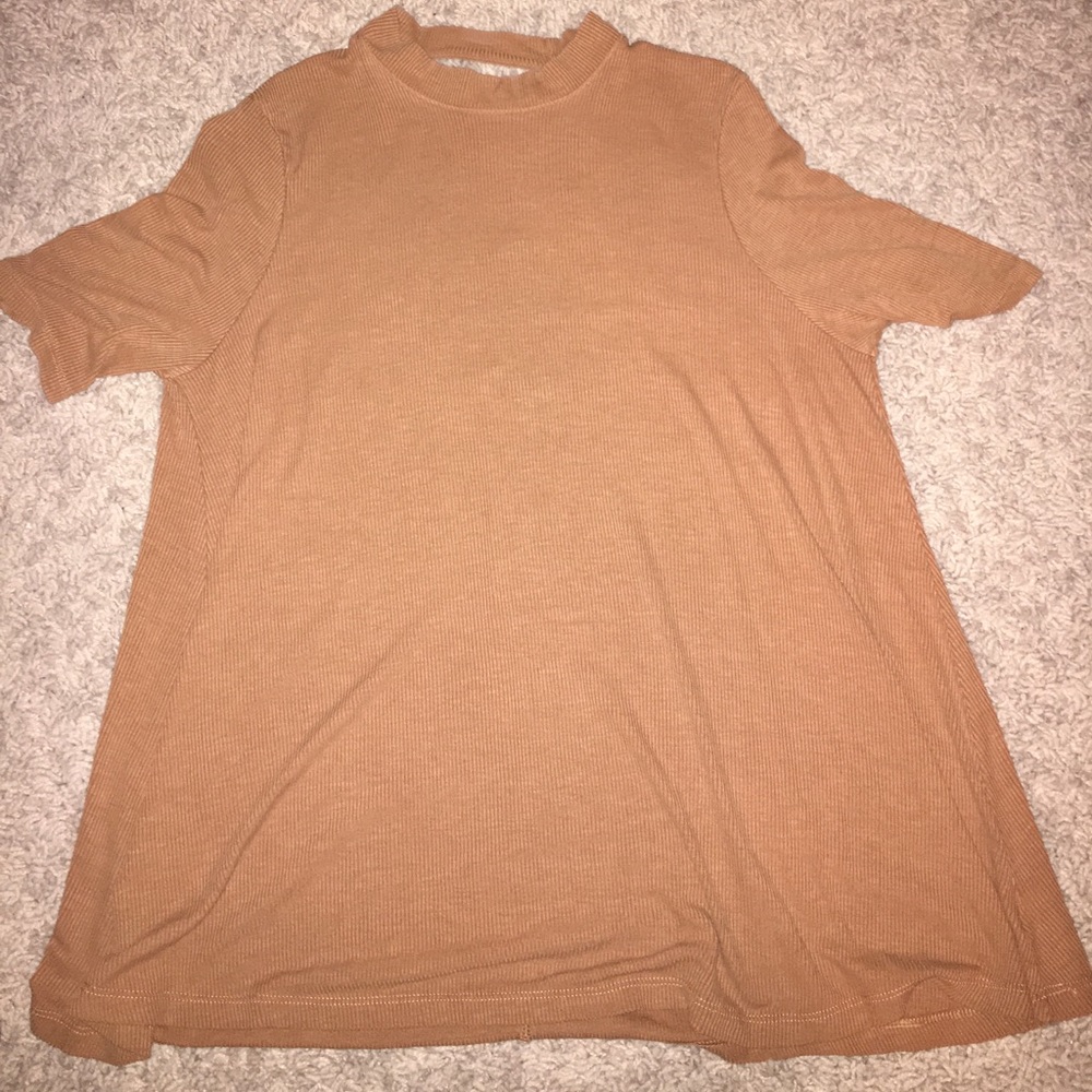 Top, color: dark tan