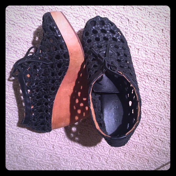 Spring/Summer Wooden Platform Leather Wedge-Sandal - Picture 3 of 5