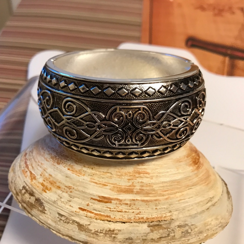 Silver Tibetan Bracelet - Picture 3 of 3