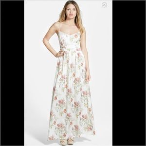 Filtre floral maxi dress