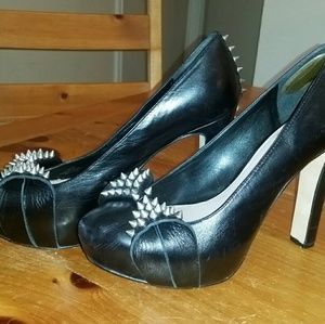 Vince Camuto pumps