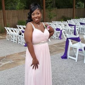 Meet your Posher, Deletha