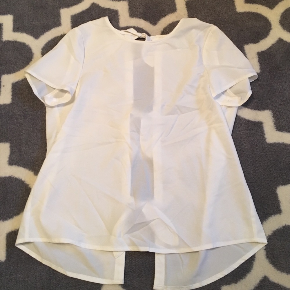White short sleeve bow back top