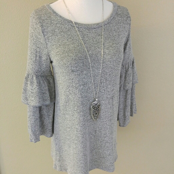 Tops - Heathered gray bell 3/4 sleeve top