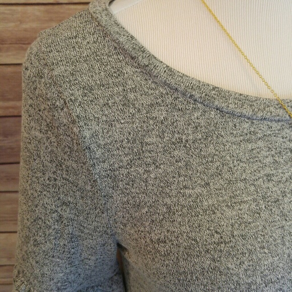 Heathered gray bell 3/4 sleeve top - Picture 4 of 4