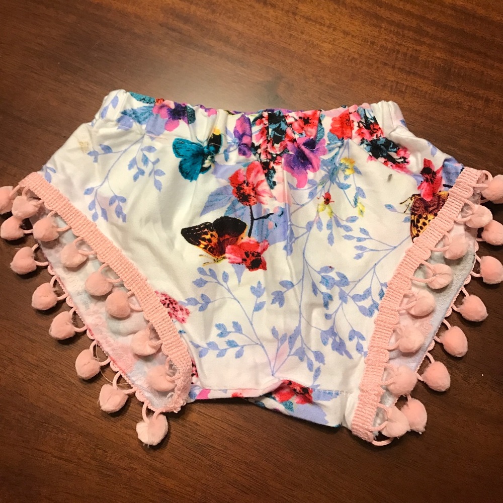 "P and the lion" LIMITED EDITION Pom Pom shorties