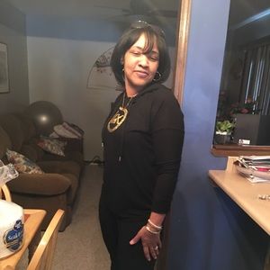 Meet your Posher, Crystal