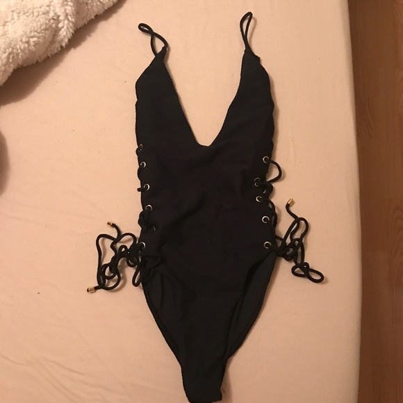 Blue Life roped up one piece - Picture 2 of 3