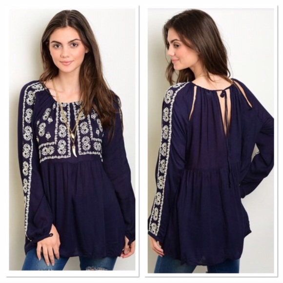 π¨CLOSET CLOSINGπ¨
βΌοΈLAST 1βΌοΈBoho Navy/Ivory Top - Picture 2 of 5