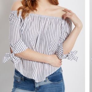 Stripped tee sleeve off the shoulder top