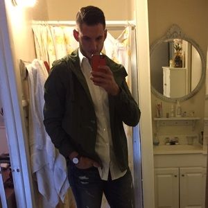 Meet your Posher, Lawrence