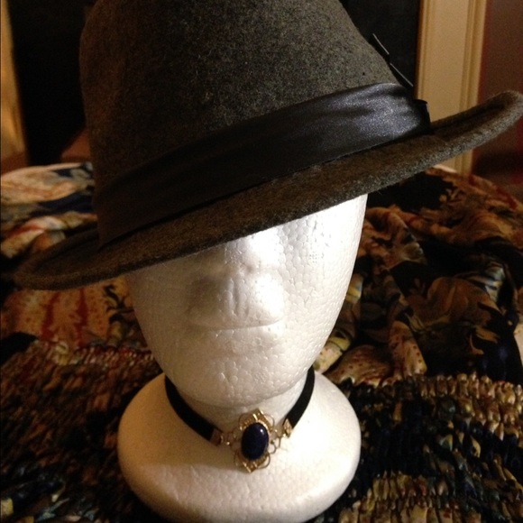 Jewelry - Blue And Black Choker Necklace NWOT