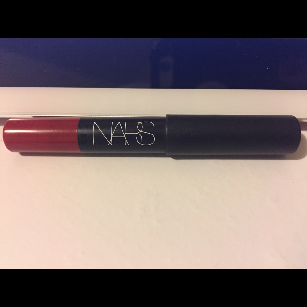 NARS Velvet Lip Pencil in the color Cruella