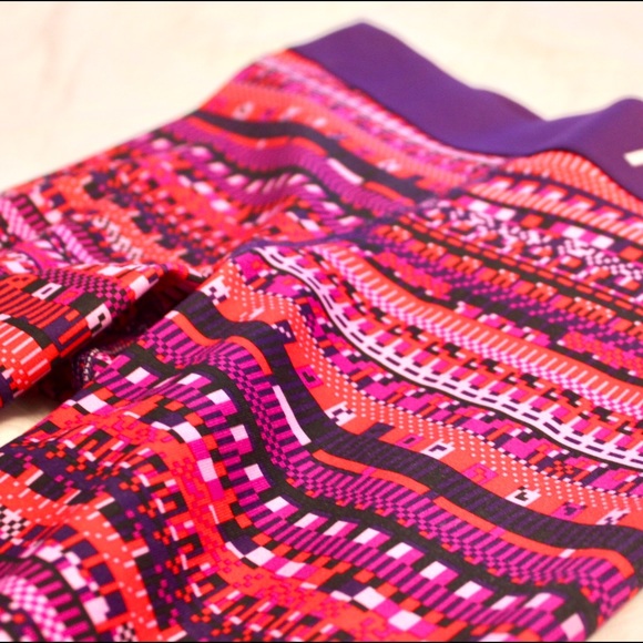 NWT Nike Pro Training Tights (XS) - Picture 5 of 5