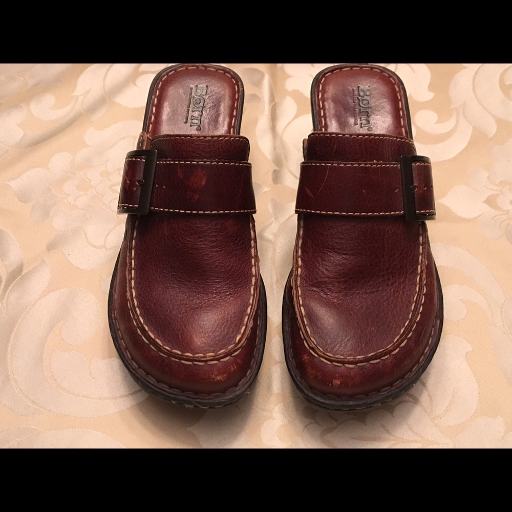 Brown leather Clogs