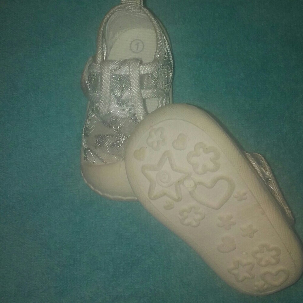 Rising star size 1 infant shoe