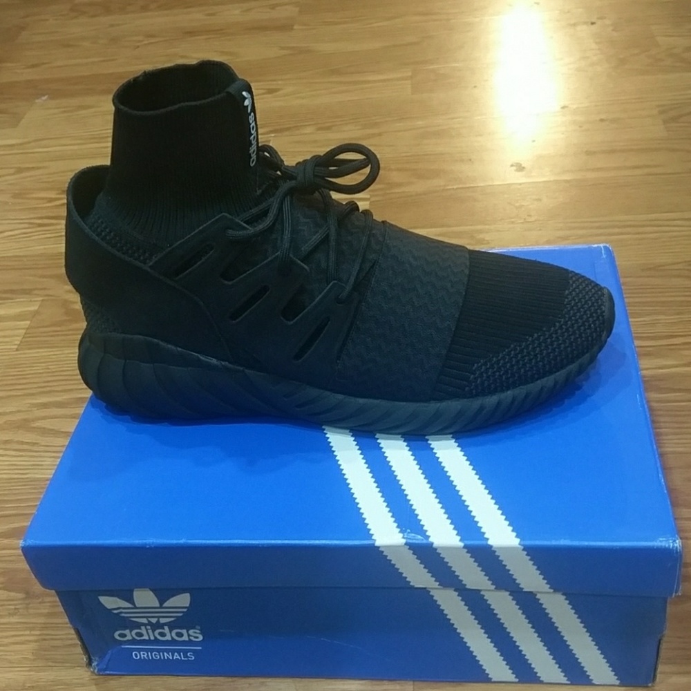 *SOLD* Adidas Tubular Doom Trainer PK