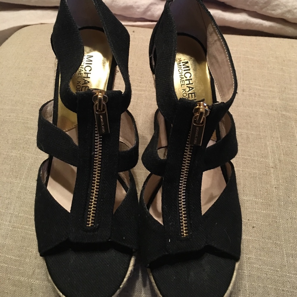 Like New black Michael Kors zipper wedges sz8